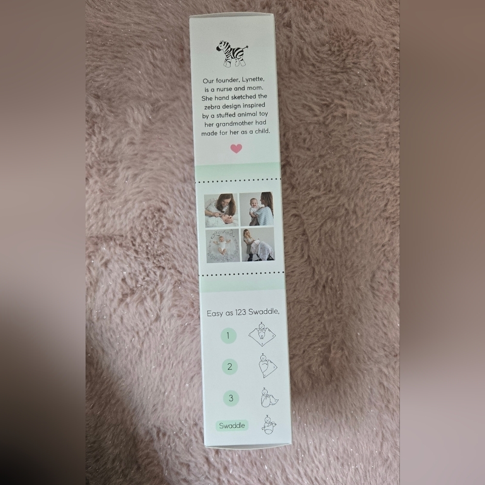 3/$20 Amazing Baby Newborn Muslin Swaddle Green - Picture 4 of 4